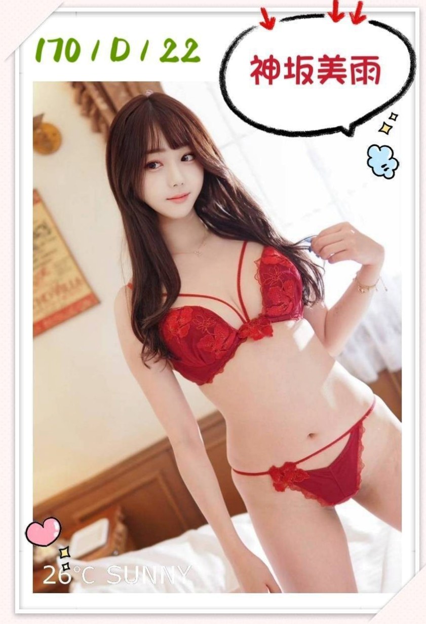 ▼三重全套▼可穎▼直播女生▼身高168cm▼體重42kg▼胸圍E罩杯▼年齡22歲▼是一個很可愛的妹妹 等你來疼  啃咬龜頭 還會讓你射在嘴裏哦